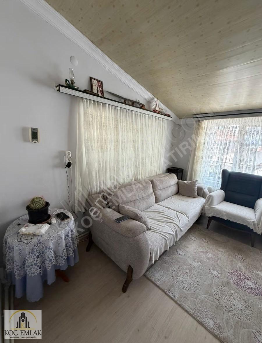Koç Emlak'tan Köşe Konumda ! 140 M2 Arsa İçerisinde 100 M2 Ev !! - Görsel 10