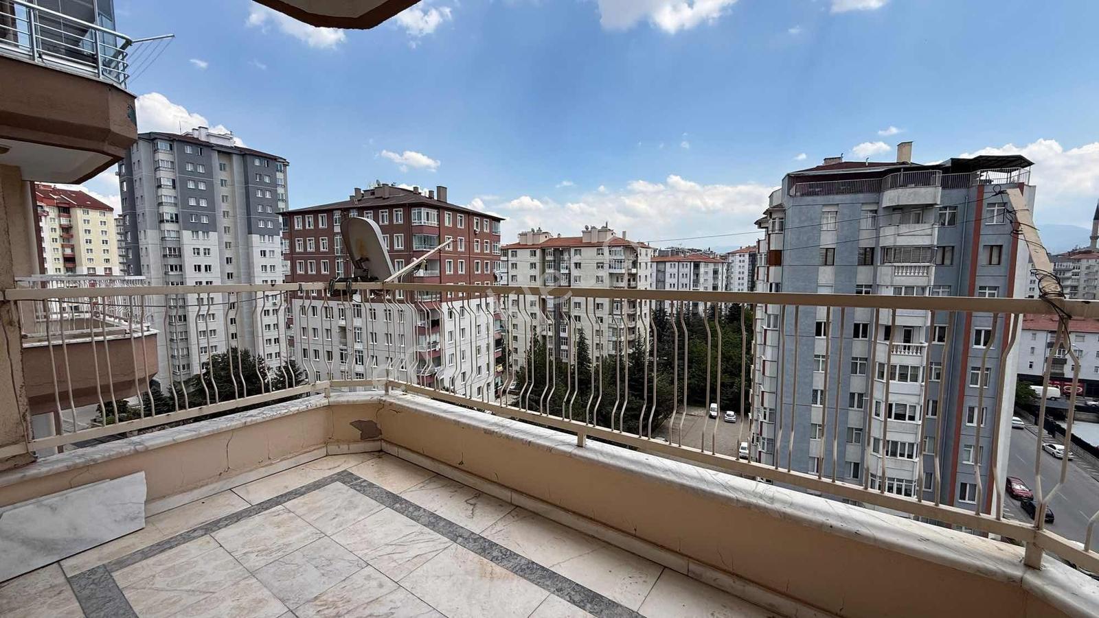 Erciyesevler Mah. 4+1 Kiralık Geniş Daire - Görsel 21