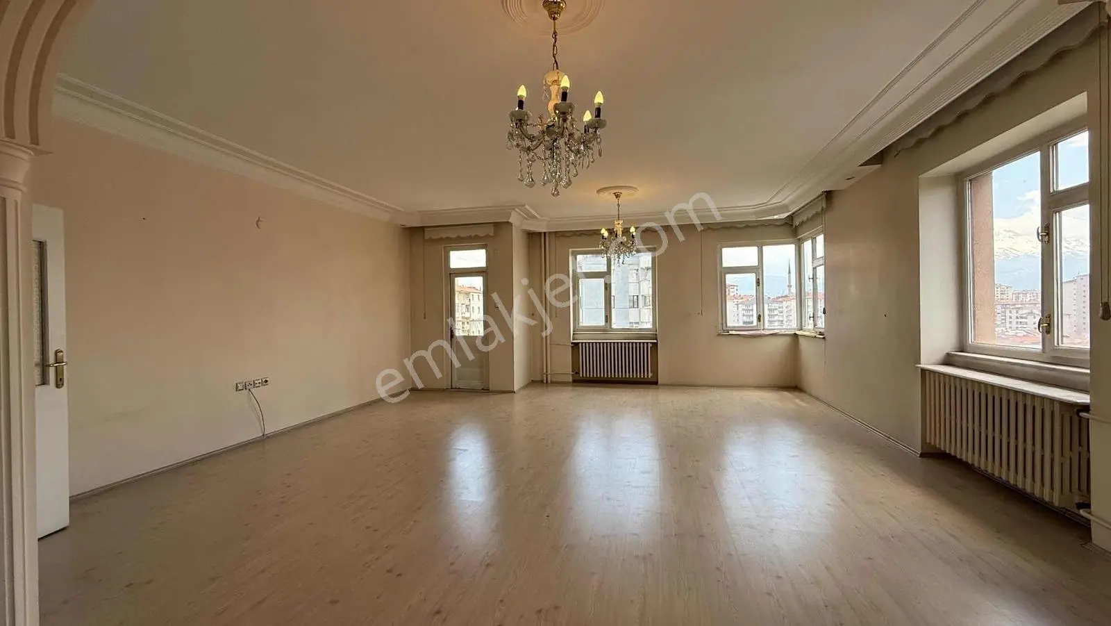 Erciyesevler Mah. 4+1 Kiralık Geniş Daire - Görsel 34