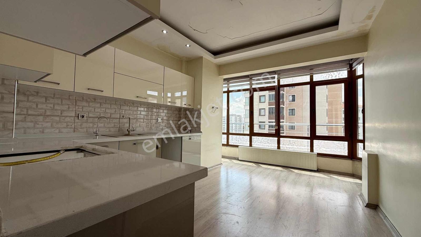 Erciyesevler Mah. 4+1 Kiralık Geniş Daire - Görsel 6