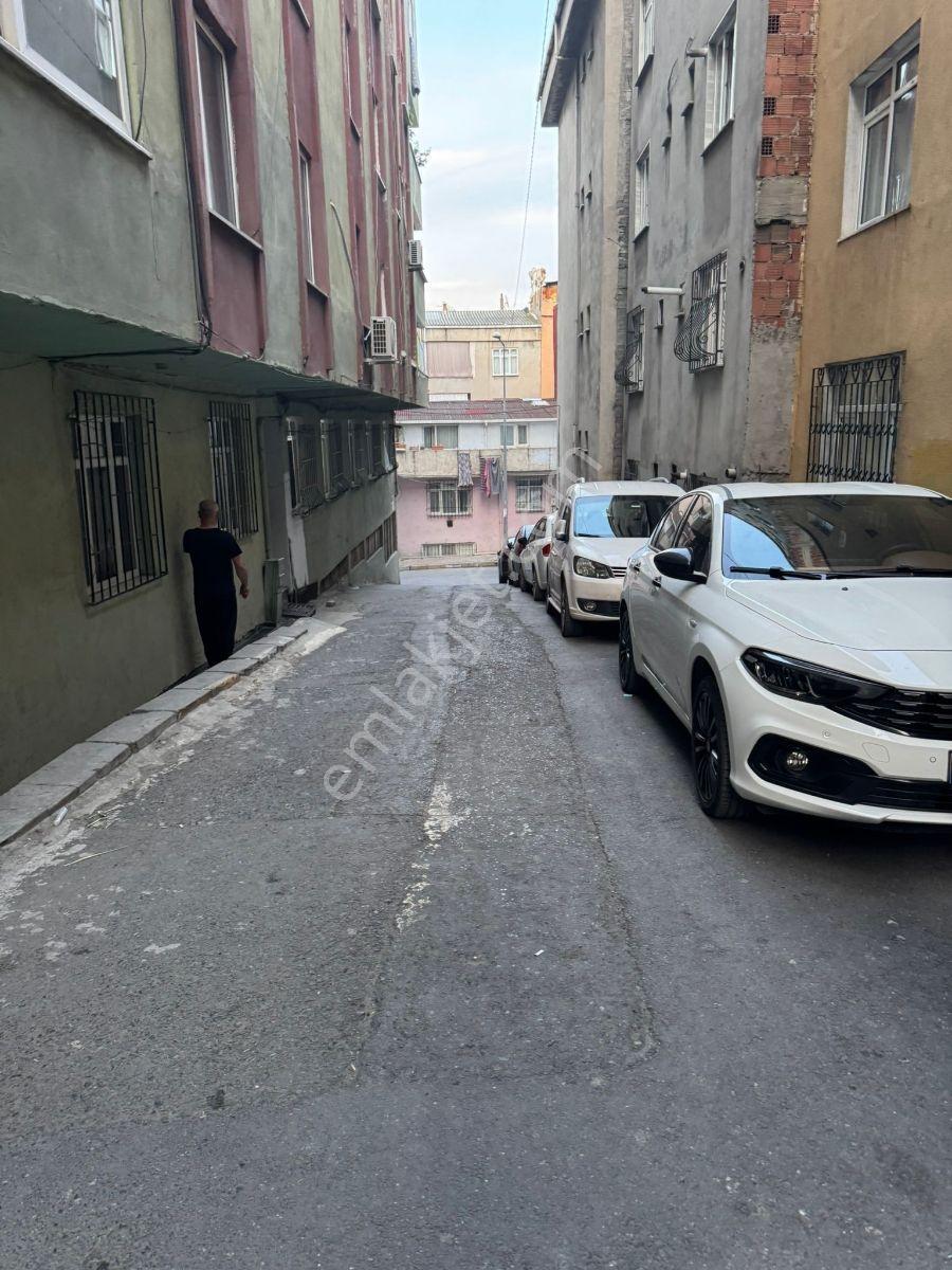Şeker Emlak'tan Bağcılar Fatih Mahallesi'nde Satılık Giriş Daire - Görsel 28