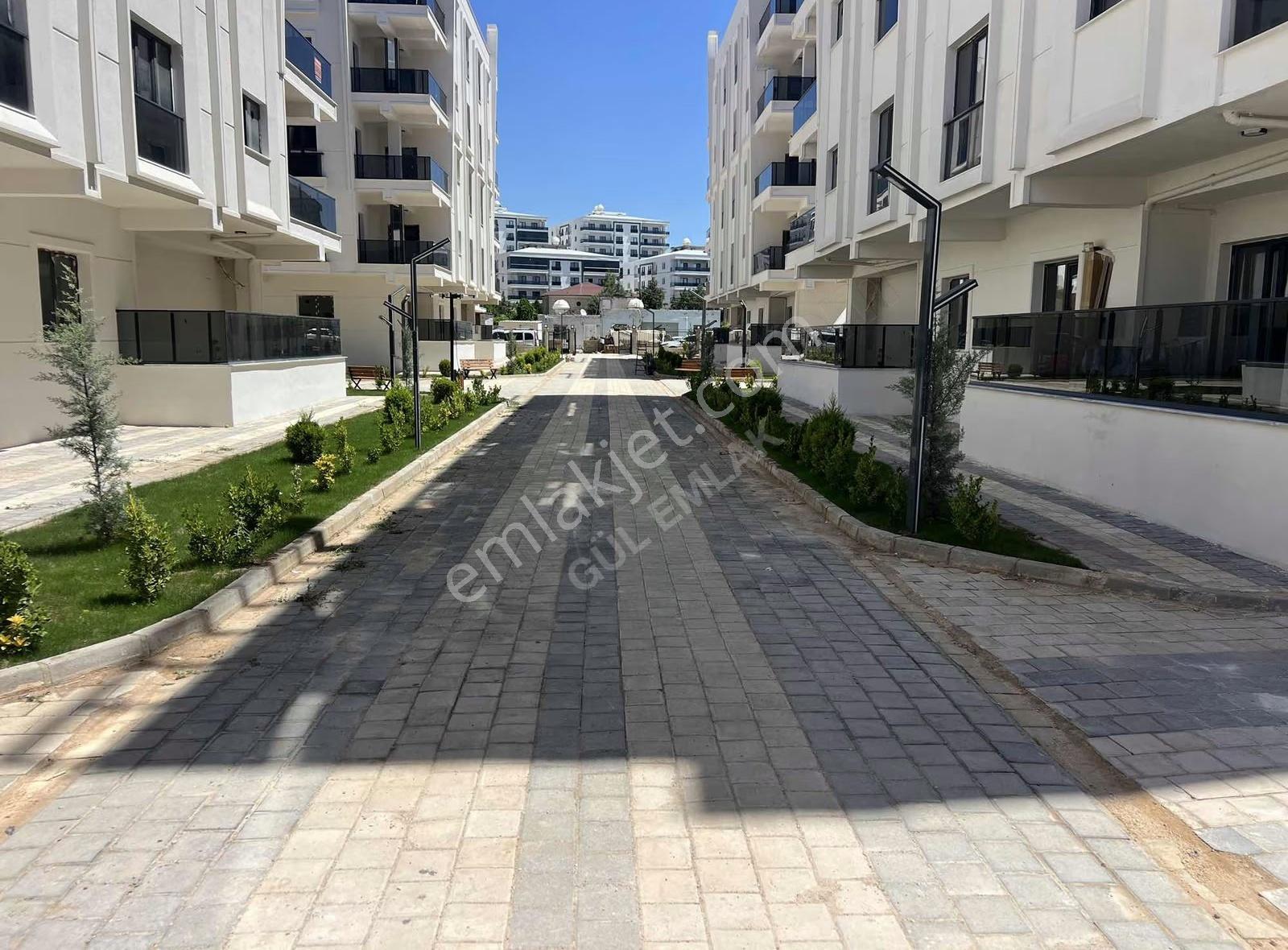 Gül Emlaktan Site'de Satılık 4+1 Lüks Daire - Görsel 29