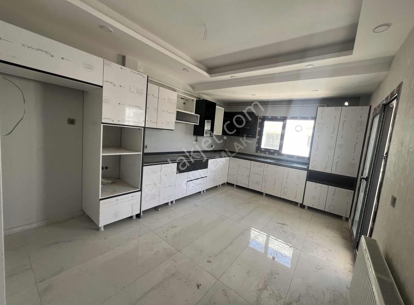 Gül Emlaktan Site'de Satılık 4+1 Lüks Daire - Görsel 5