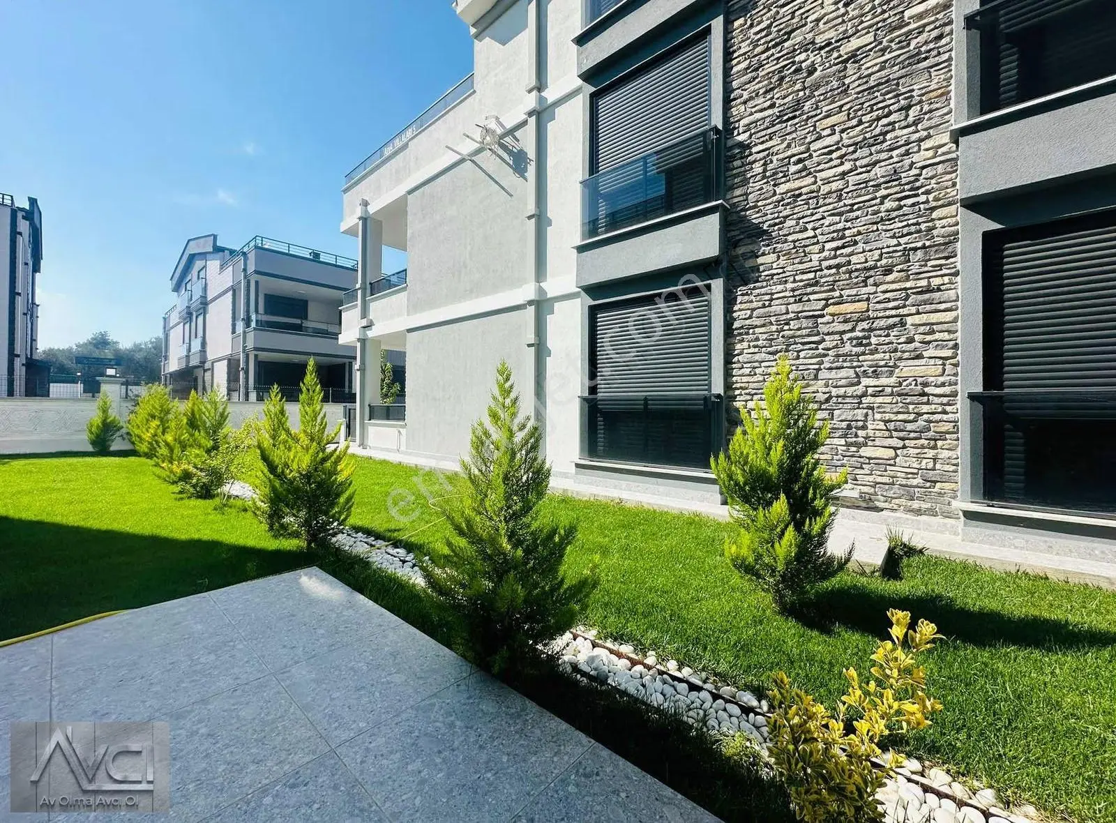 Avcıdan Altınoluk Narlı Manzaralı Geniş Oda 4+1 Villa - Görsel 5