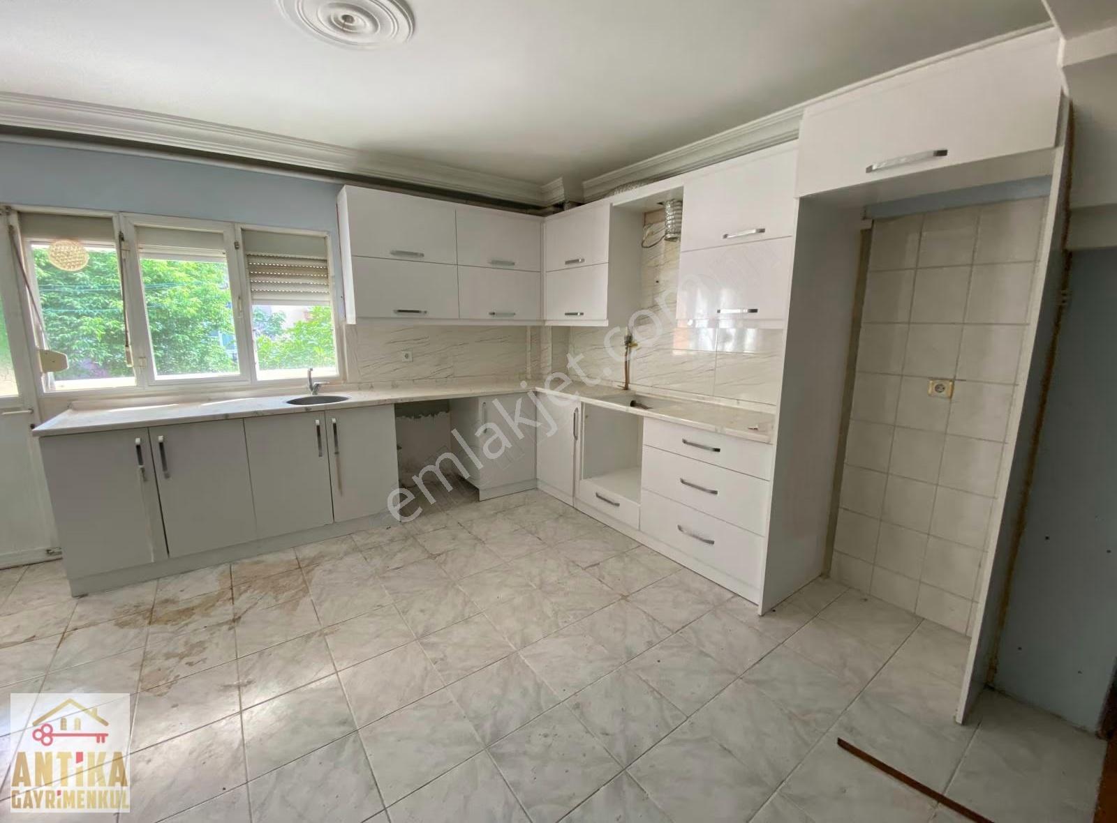Antika Gayrimenkulden Hastaneye Yakın Ara Kat 4+1 Geniş Daire - Görsel 24