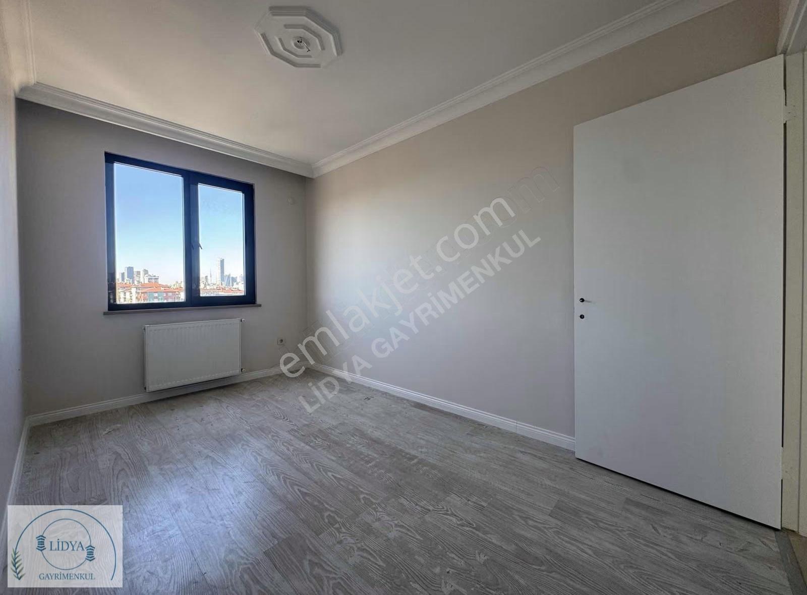Kayışdağı Mh. Butik Site İçerisinde Otoparklı Boş Manzaralı 2+1 - Görsel 31