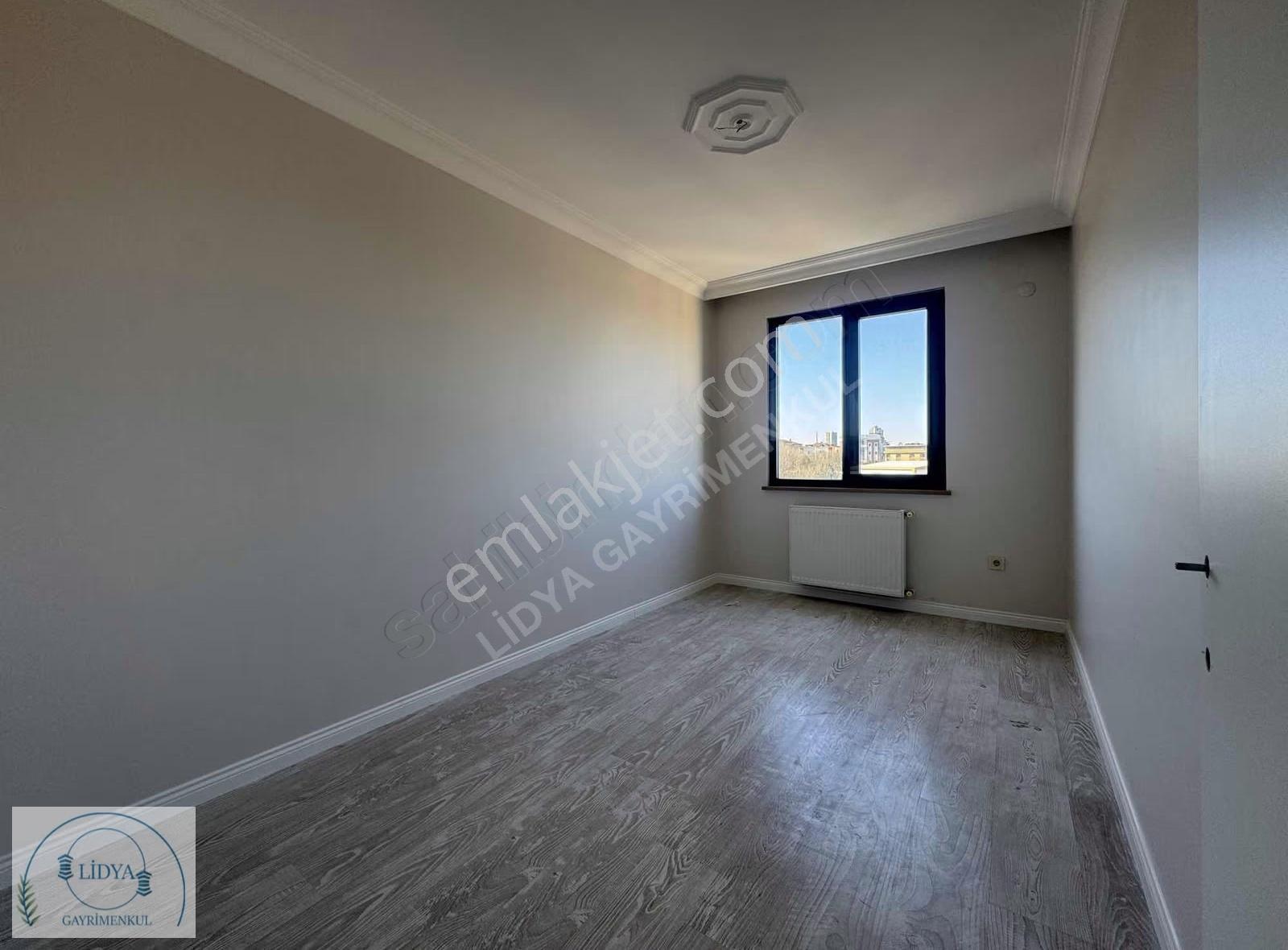 Kayışdağı Mh. Butik Site İçerisinde Otoparklı Boş Manzaralı 2+1 - Görsel 33