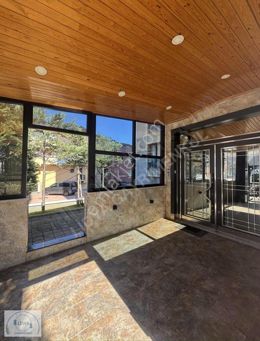 Kayışdağı Mh. Butik Site İçerisinde Otoparklı Boş Manzaralı 2+1 - Görsel 8