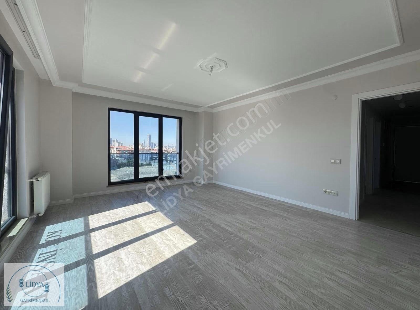 Kayışdağı Mh. Butik Site İçerisinde Otoparklı Boş Manzaralı 2+1 - Görsel 25