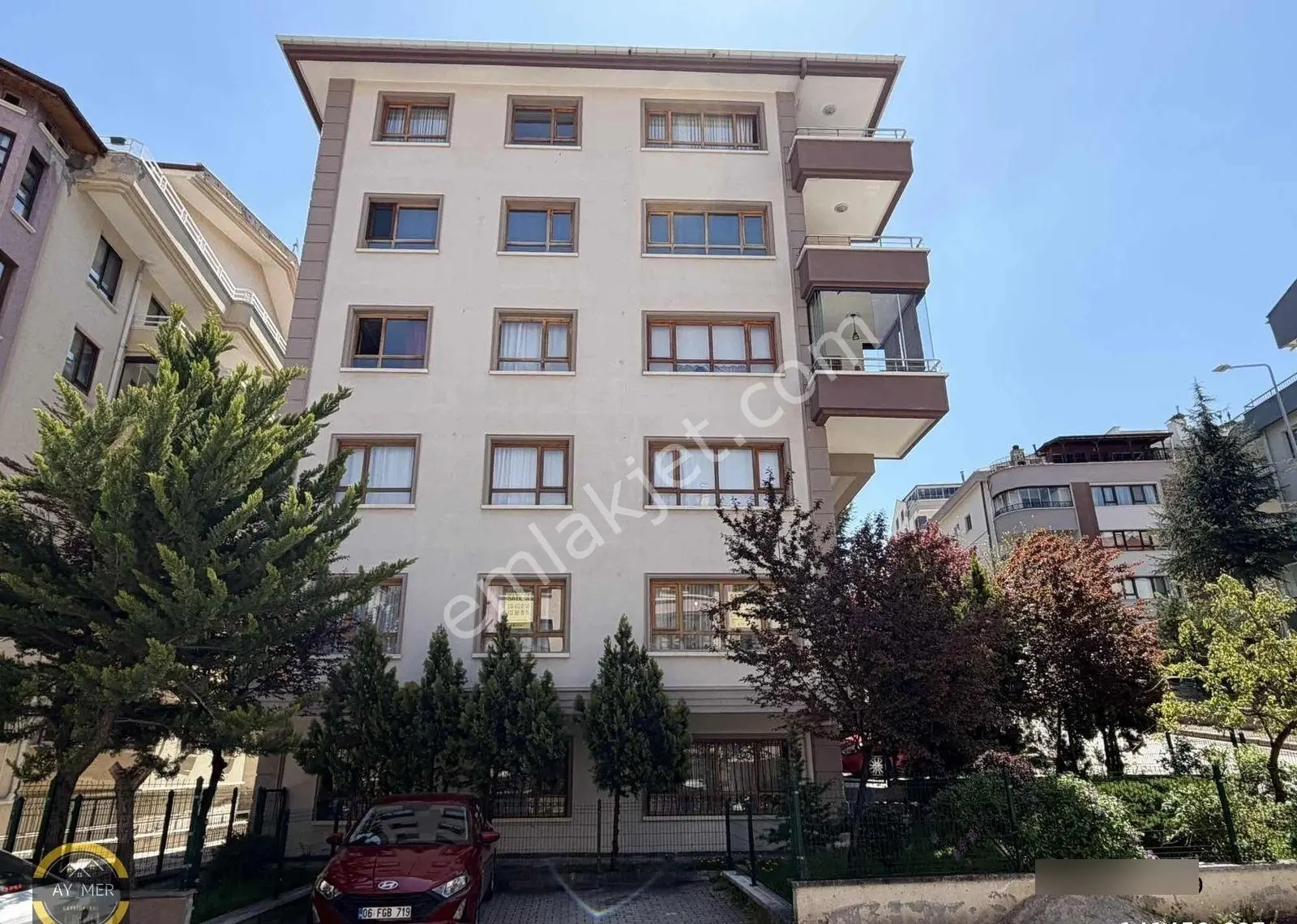 Kırkkonaklar Çagdaş Yakını 1. Katta Genç Bina 4+1 Satılık Daire