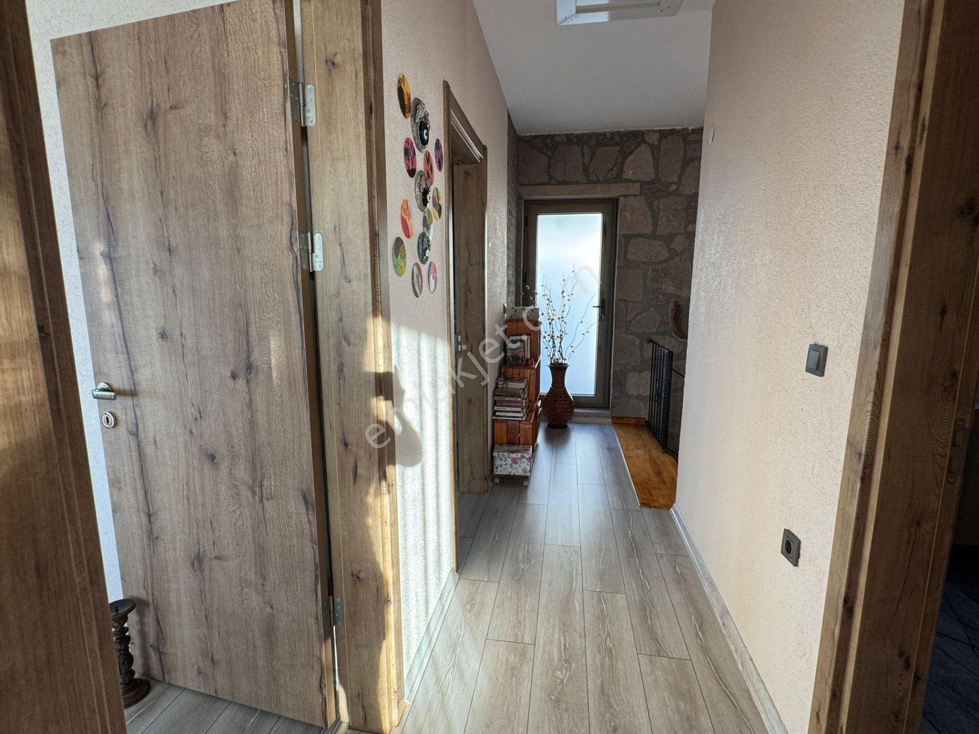 Deniz Manzaralı Havuzlu 4+1 Lüks Müstakil Taş Villa - Görsel 23