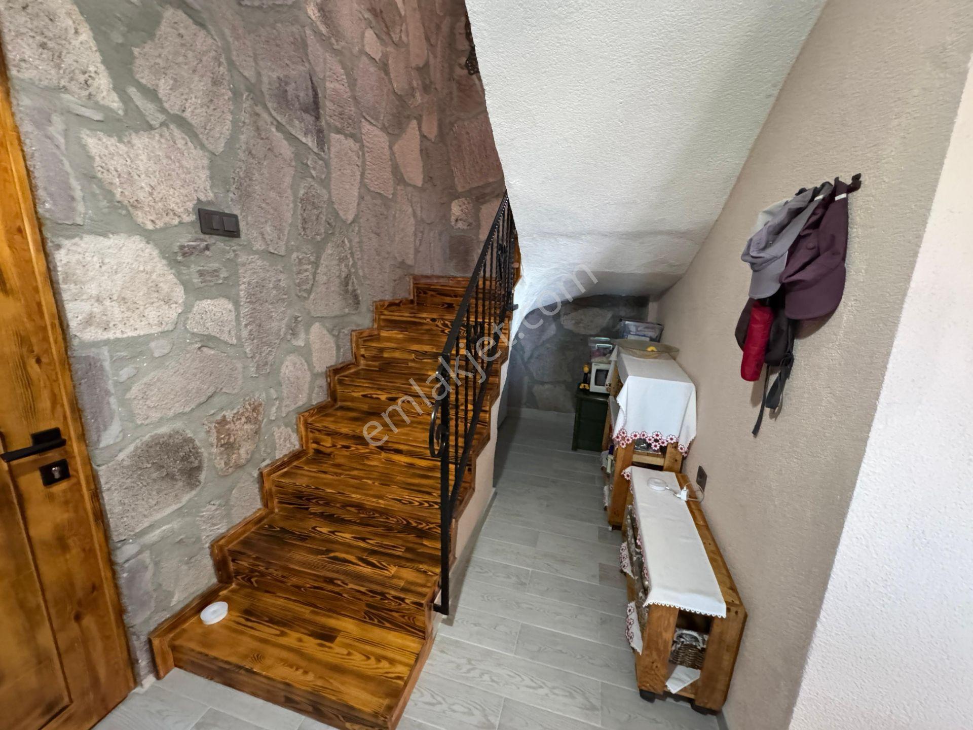 Deniz Manzaralı Havuzlu 4+1 Lüks Müstakil Taş Villa - Görsel 10