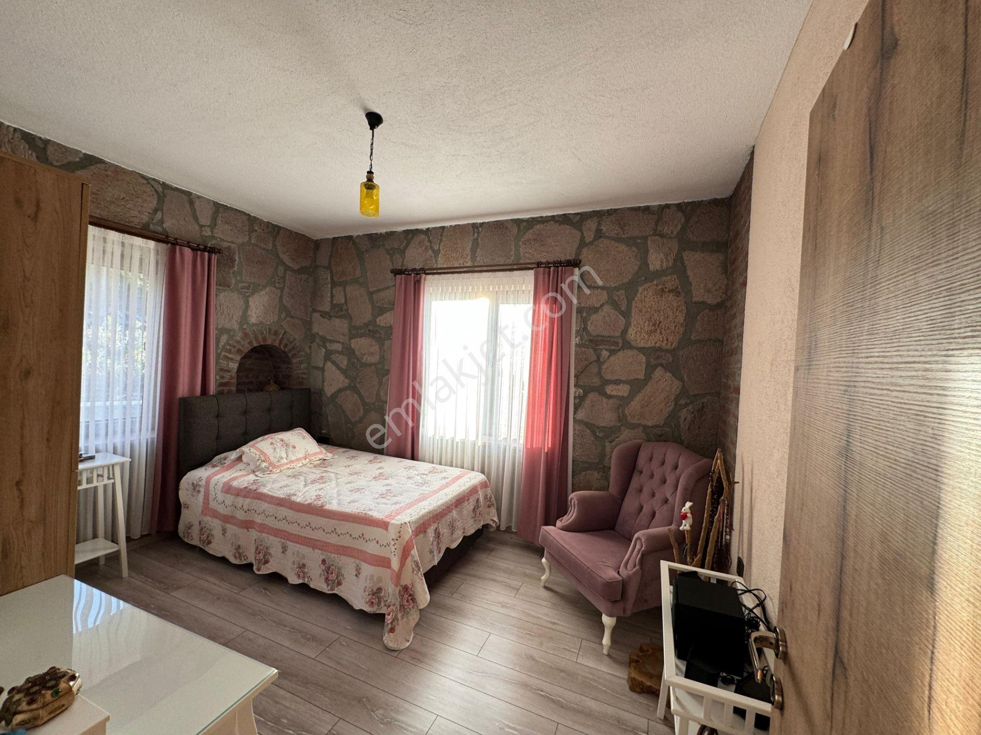 Deniz Manzaralı Havuzlu 4+1 Lüks Müstakil Taş Villa - Görsel 27