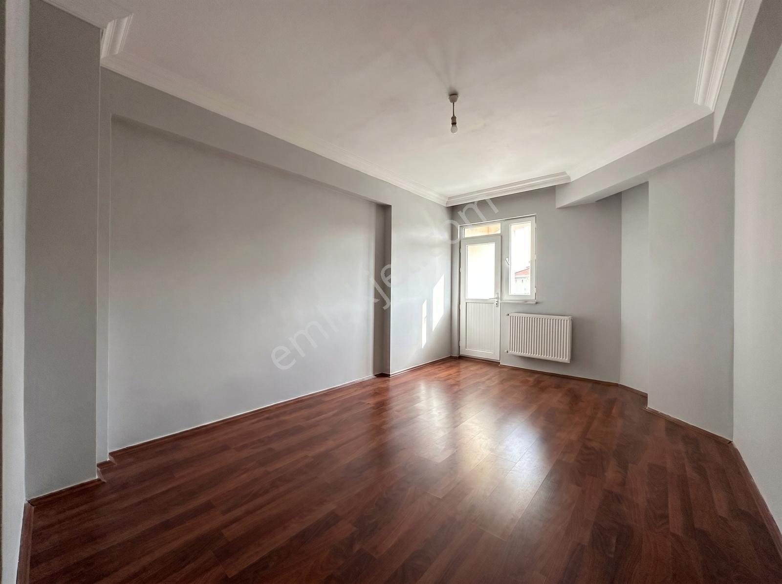 Anadolu Üni. Karşısı Kiralık Çift Balkon Geniş 1+1 Daire !! - Görsel 3