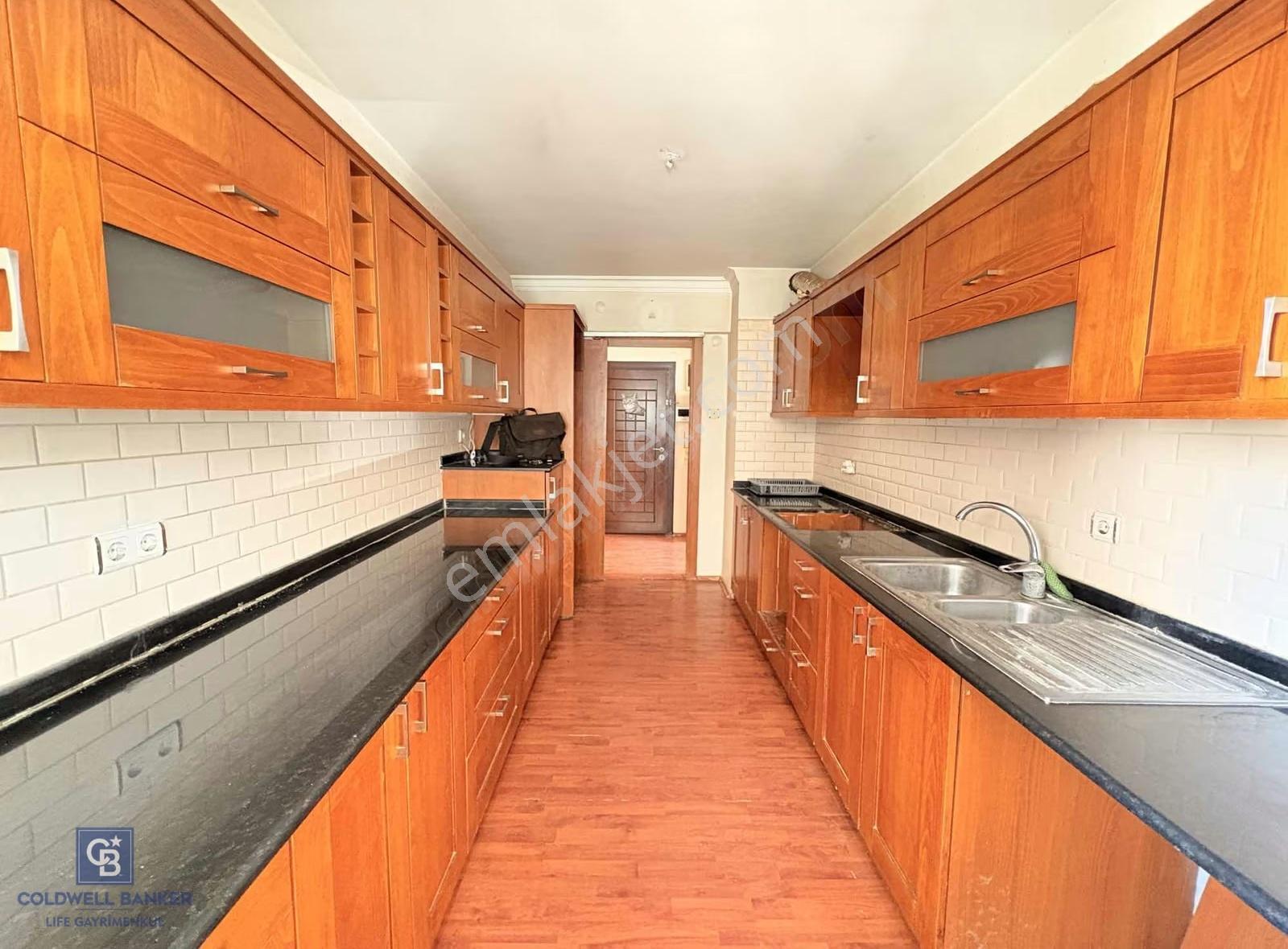 Alsancak Şair Eşref Bulvarı Cadde Üstü Kiralık 3+1 - Görsel 8
