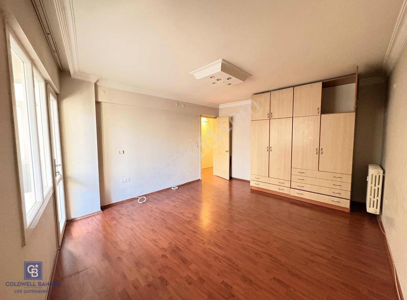 Alsancak Şair Eşref Bulvarı Cadde Üstü Kiralık 3+1 - Görsel 12
