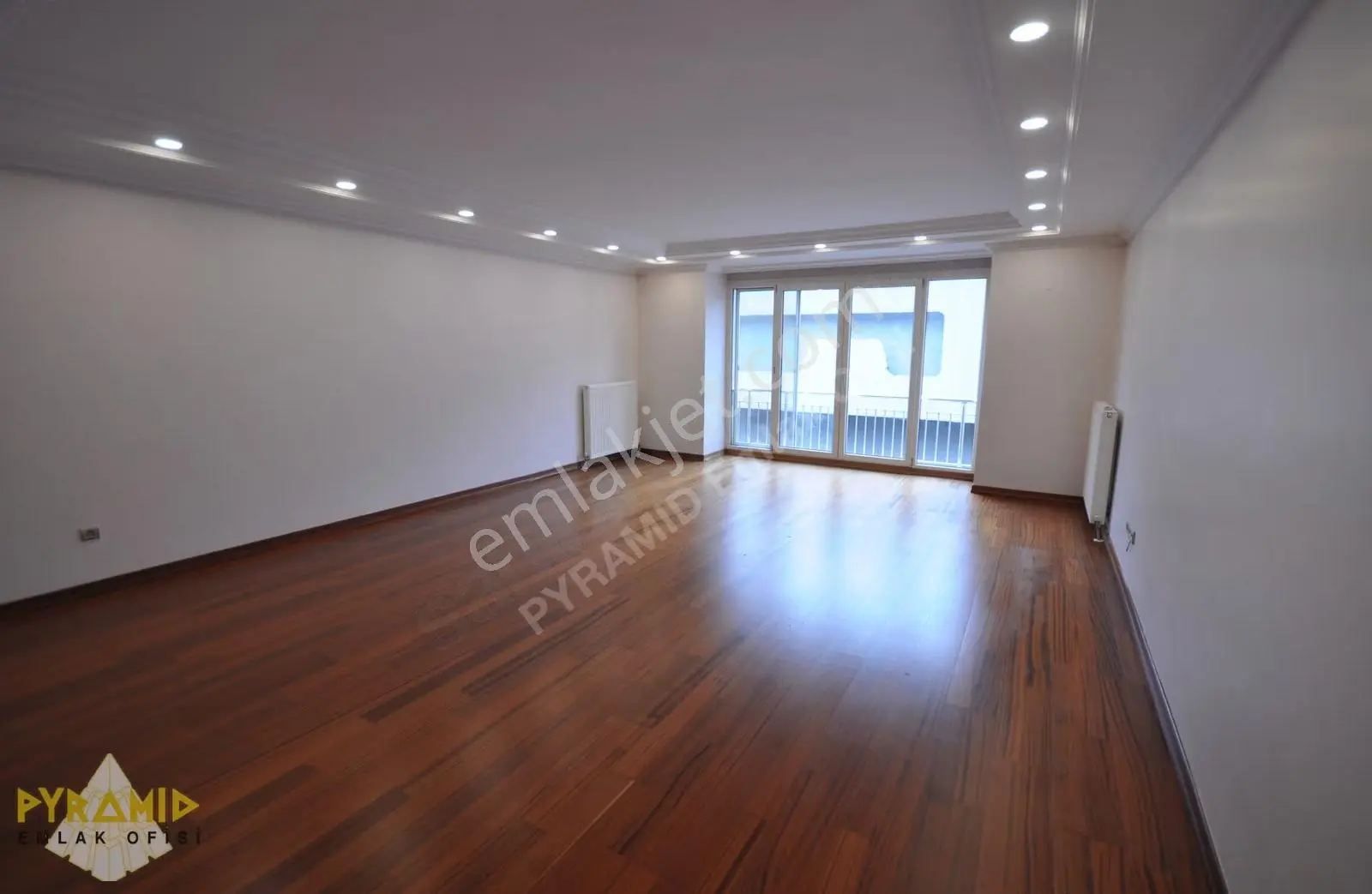 Pyramıd'den Ataköy Konakları D-tipi Ara Kat (174m2) 3+1 Daire