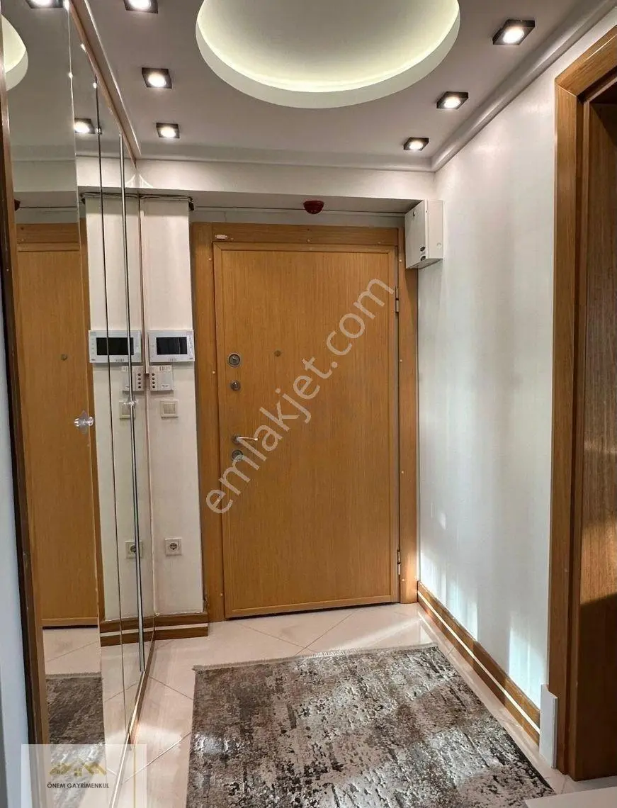 Zümrütevler Marmaroom Sitesinde 3.5+1 Deniz Manzaralı Daire
