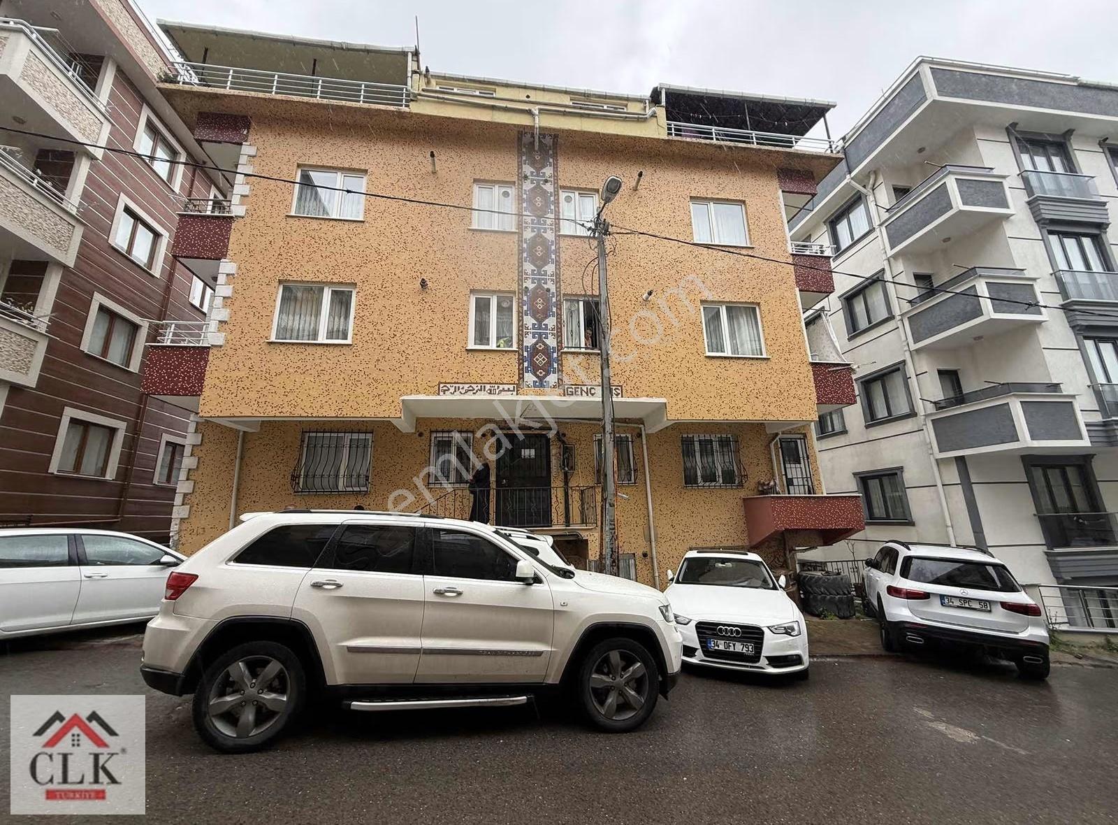 Çekmeköy Mehmet Akif Mah.kiralık 2+1 Daire