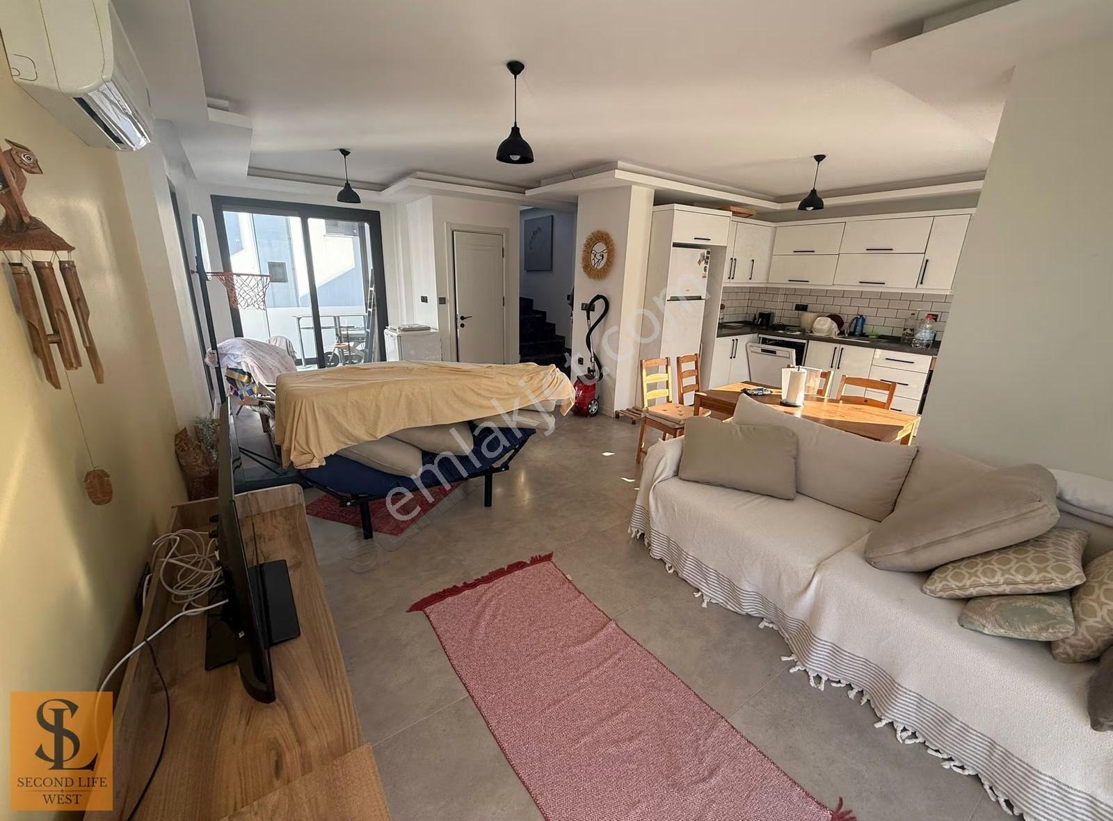 Yaz Boyunca Tatil Konforu! Gömeç Sahil Site İçi Eşyalı 3+1 Villa - Görsel 3