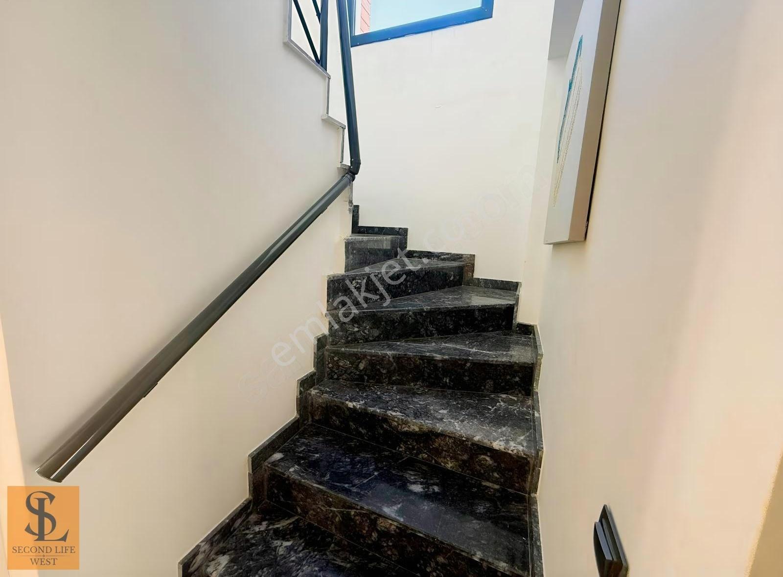 Yaz Boyunca Tatil Konforu! Gömeç Sahil Site İçi Eşyalı 3+1 Villa - Görsel 7