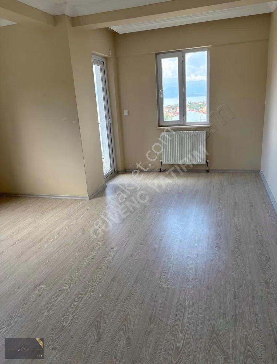 Burdur/merkez | Göl Manzaralı | Ebeveyn-doğalgaz-asansör | 3+1 - Görsel 23