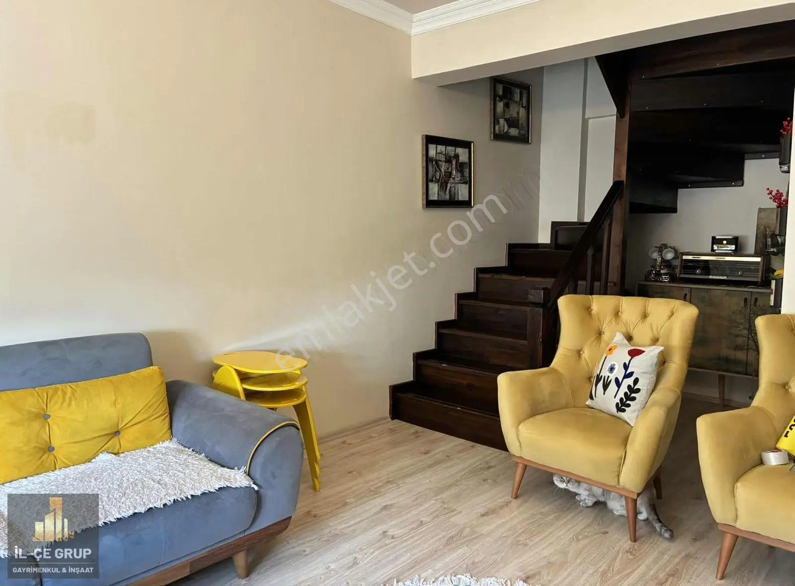 Serdar Mahallesinde Satılık Çatıdupleks Ferah Bir Daire