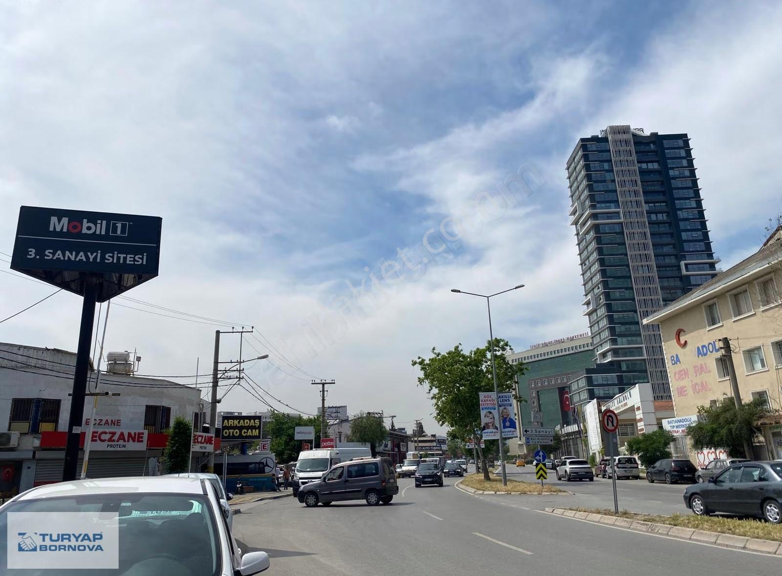 Turyap Bornova'dan 3. Sanayide Cadde Üstü Satılık İşyeri - Görsel 2