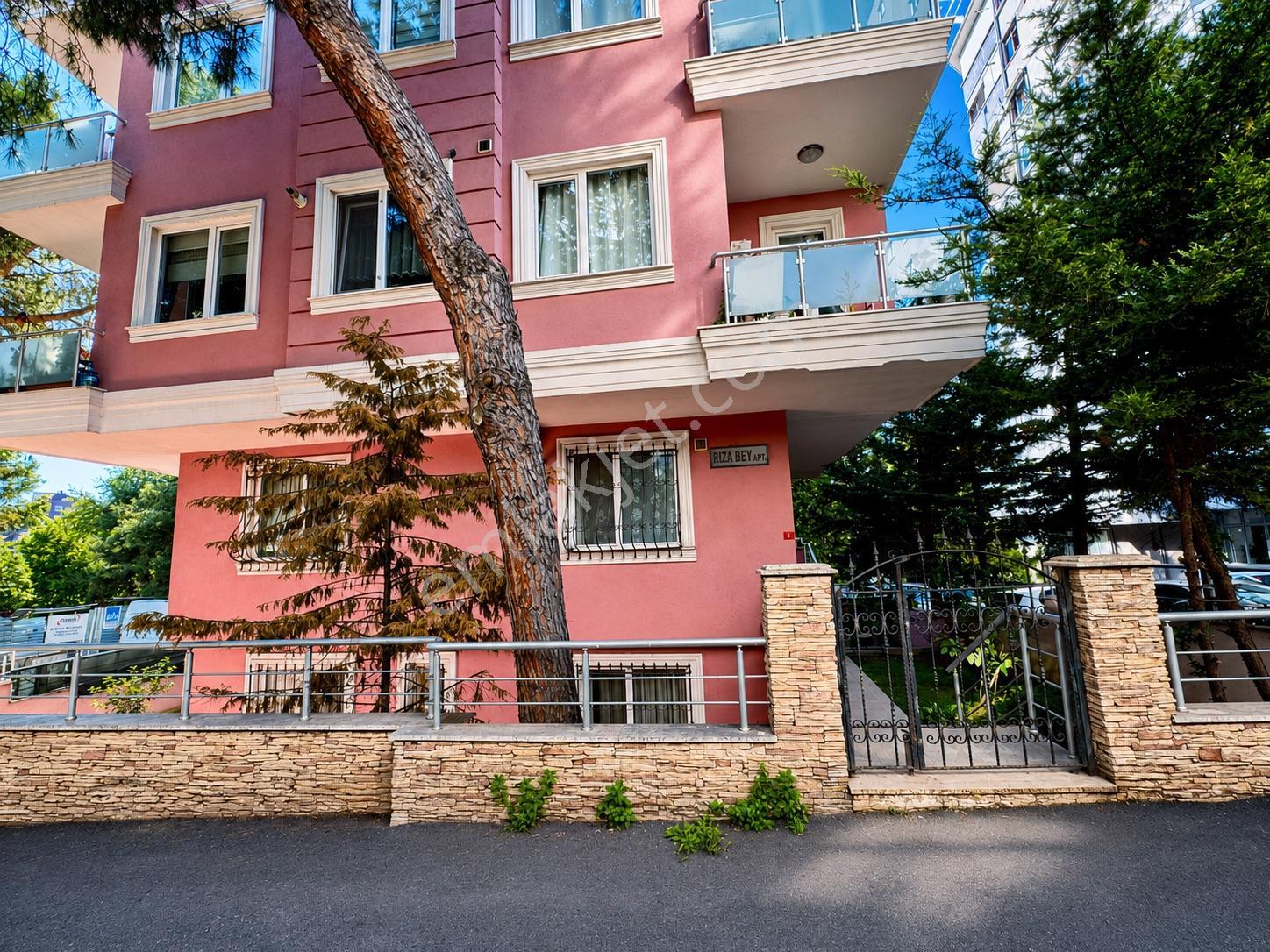 Maltepe | Altayçeşme'de Marmaray'a 10 Dk. Mesafede | 50 M2 Bahçe