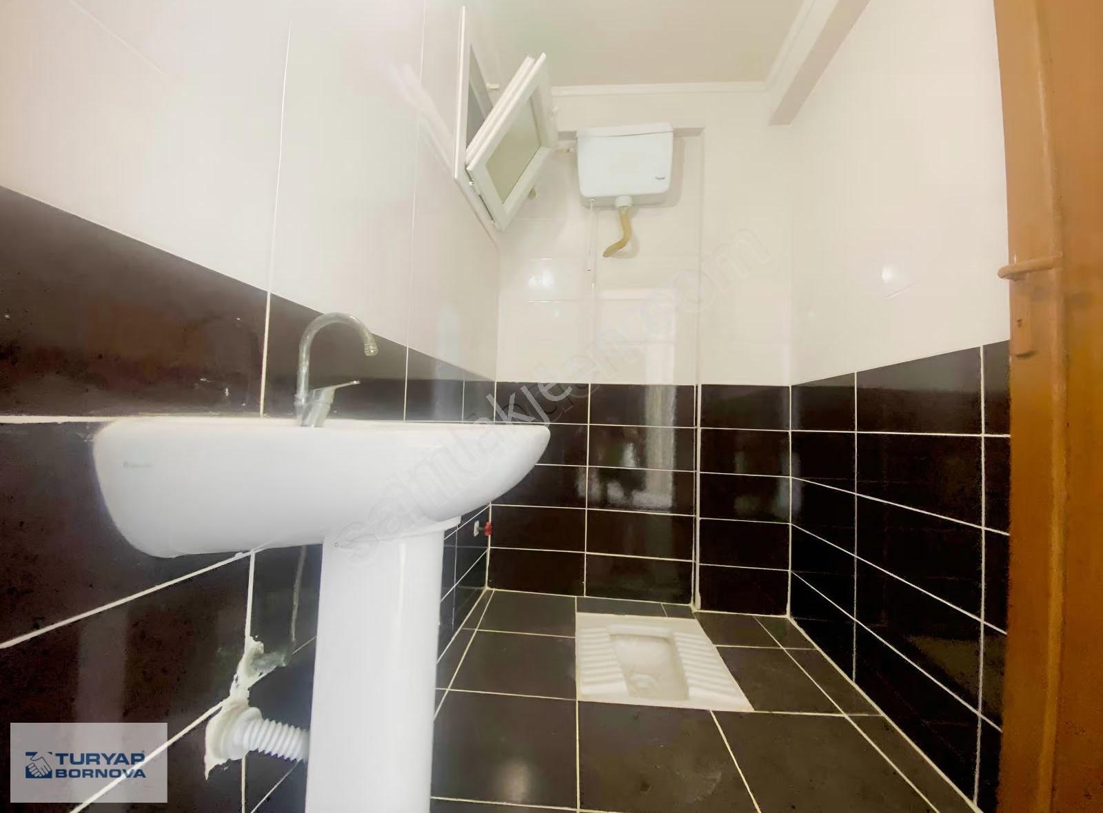 Bornova Kızılay Mahallesinde Satılık Geniş Yüksek Giriş Daire. - Görsel 32