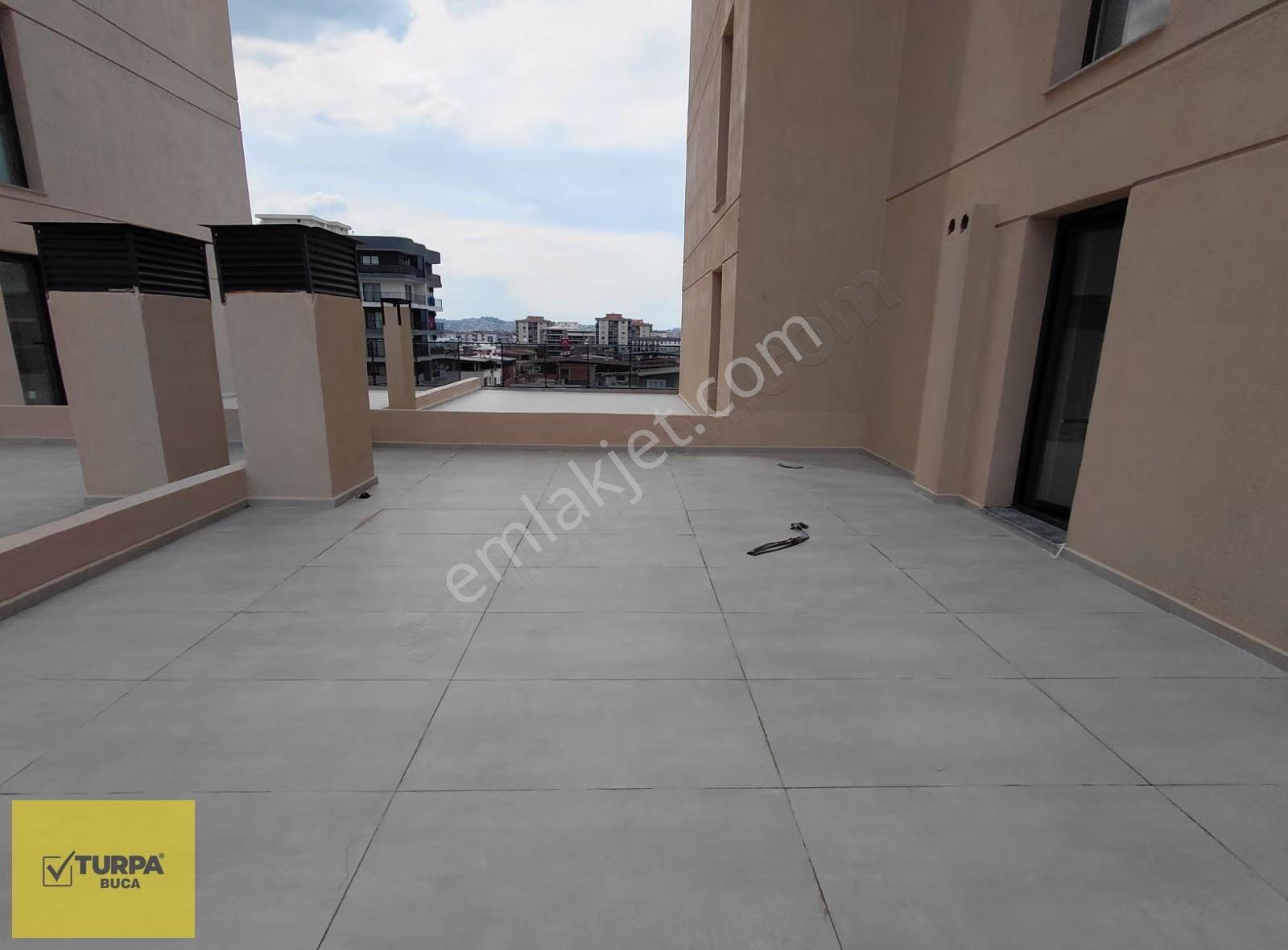 Turpa Buca'dan Kiralık Site İçinde Teraslı Yerden Isıtmalı Daire - Görsel 2