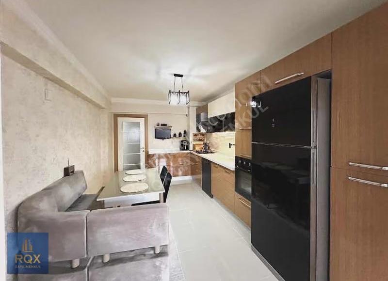 Menderes'te Site İçi Merkezi Konumda 4+1 Geniş Satılık Daire - Görsel 11