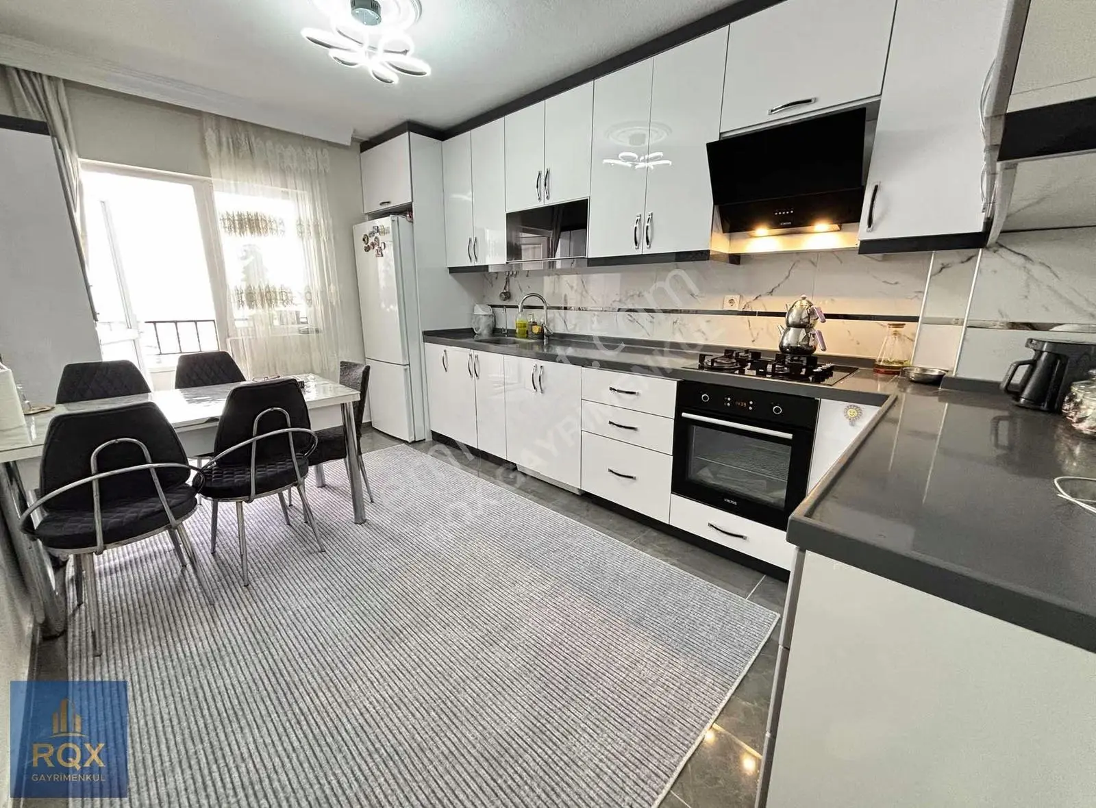 Piyade Mahallesinde Oturumu Geniş Full Yapılı 3+1 Daire