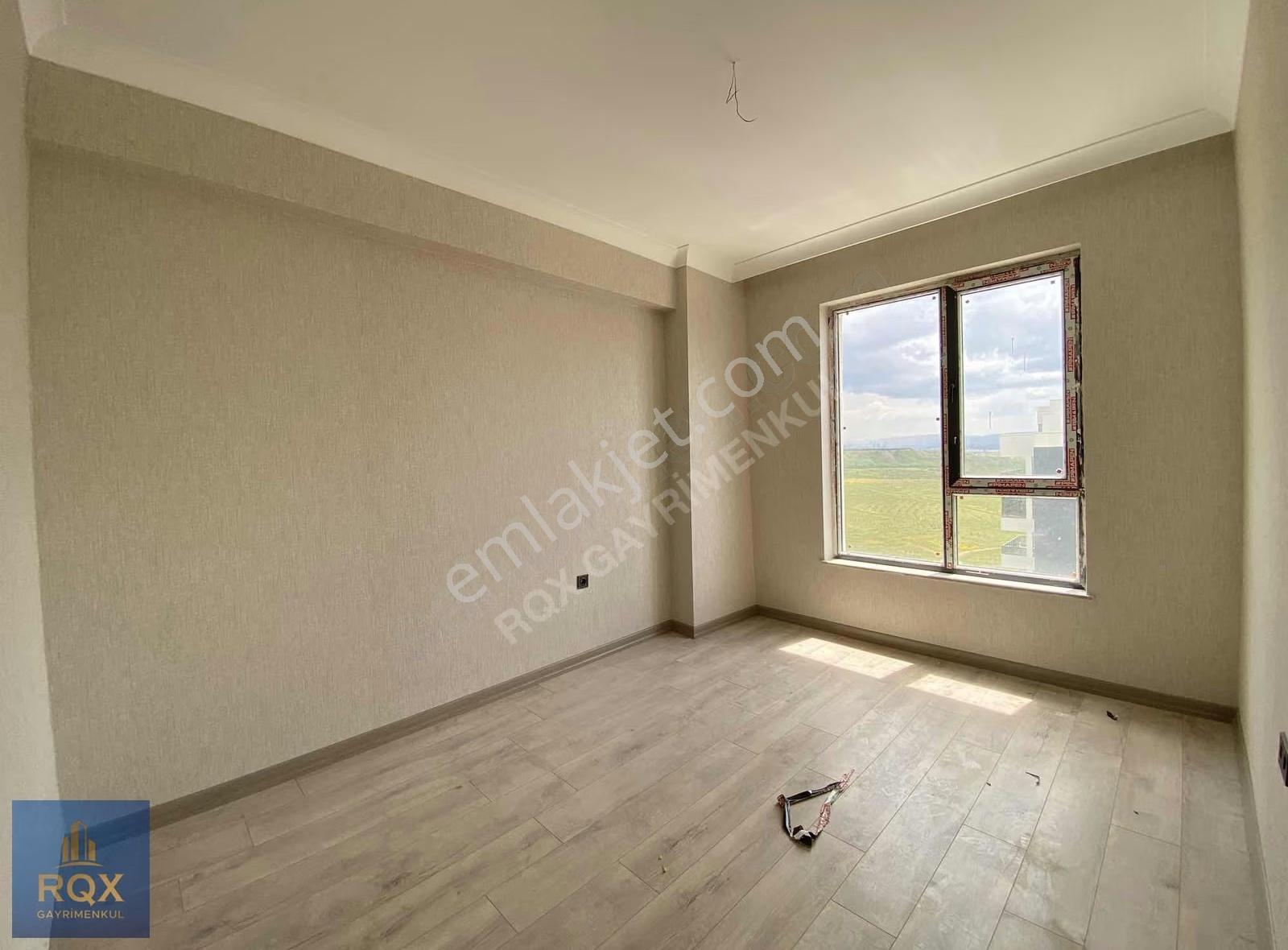 Cumhuriyet'te Site İçi 4+1 Panoramik Manzaralı Geniş Sıfır Daire - Görsel 27