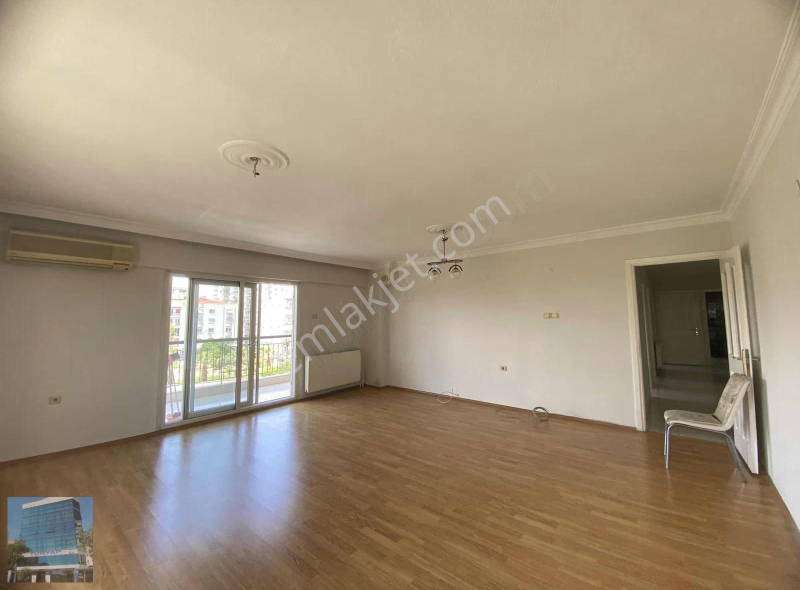 Karşıyaka Yeni Girne'de Geniş Doğalgazlı Kiralık 3+1 Daire - Görsel 11