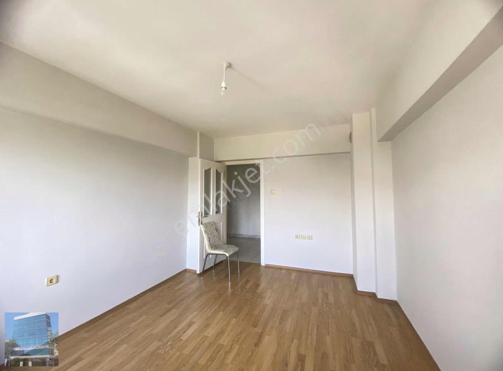 Karşıyaka Yeni Girne'de Geniş Doğalgazlı Kiralık 3+1 Daire - Görsel 34