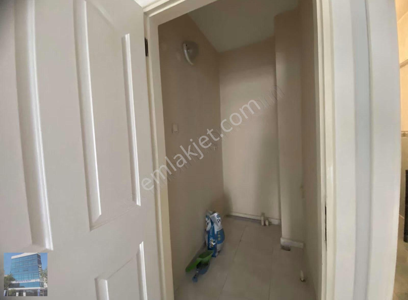 Karşıyaka Yeni Girne'de Geniş Doğalgazlı Kiralık 3+1 Daire - Görsel 19
