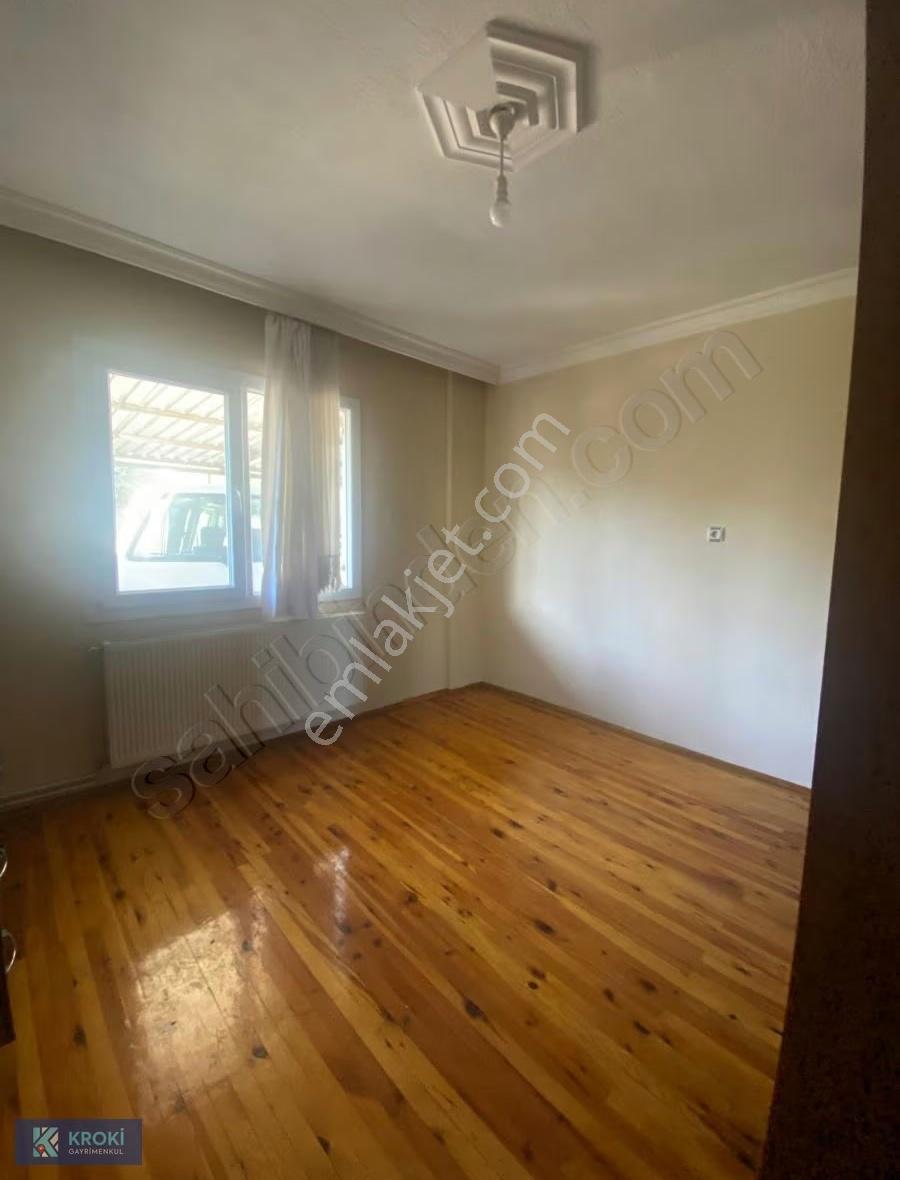 Bornova Atatürk Mahallesi'nde Bahçeli Konumda Kiralık 3+1 Daire - Görsel 26