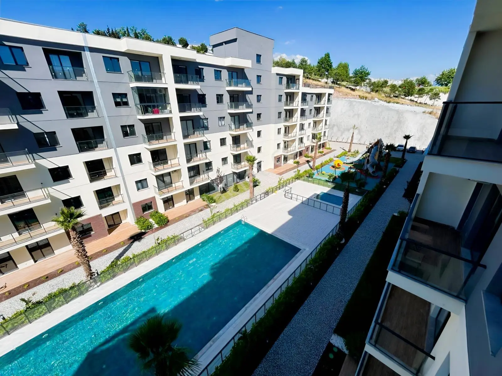 Park Yaşam Atlantis'te Sıfır Eşyalı Kiralık Havuz Manzaralı 1+1 - Görsel 4