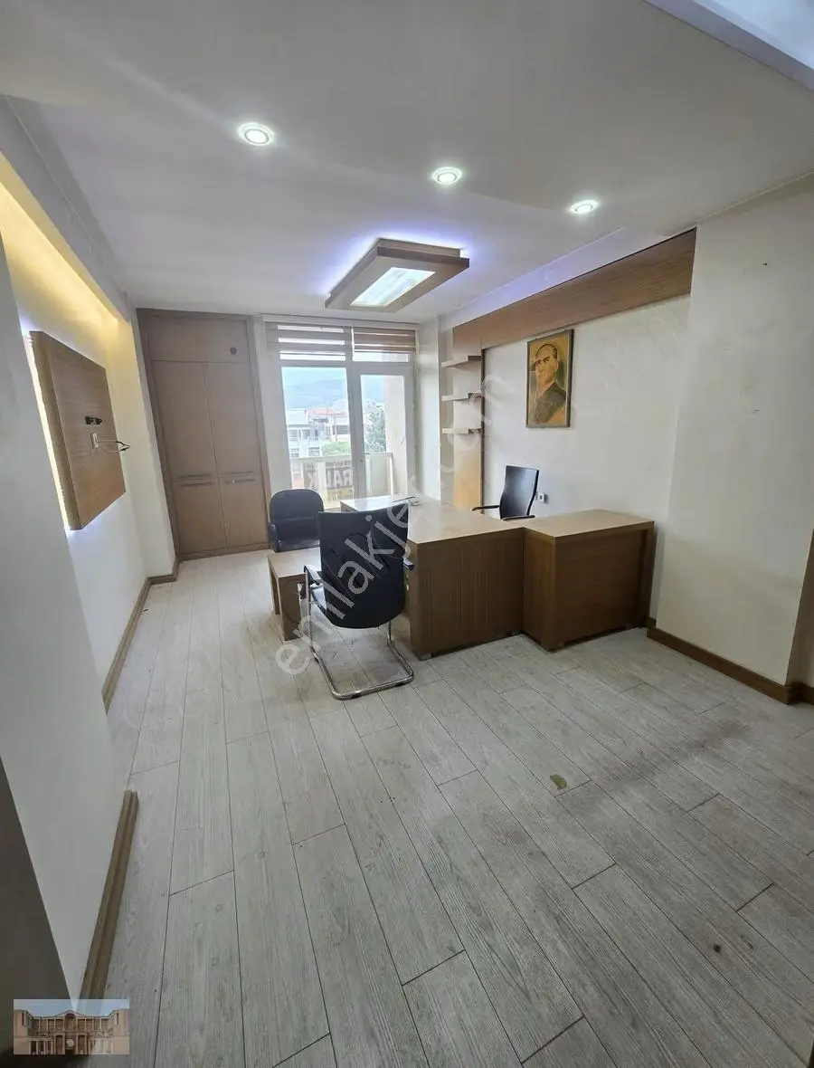Kiralık Sevgiyolunda 50 M2 Balkonlu Eşyalı Ofis