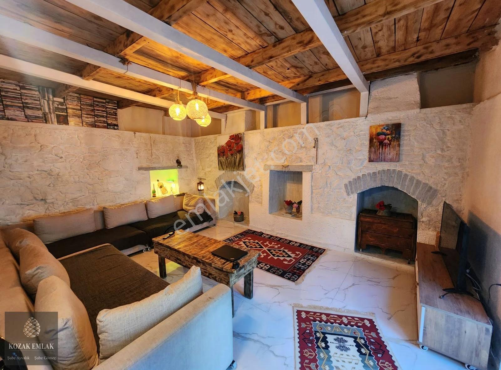 Bergama Kozak Okçular Köyü'nde Satılık Taş Köy Evi - Görsel 35