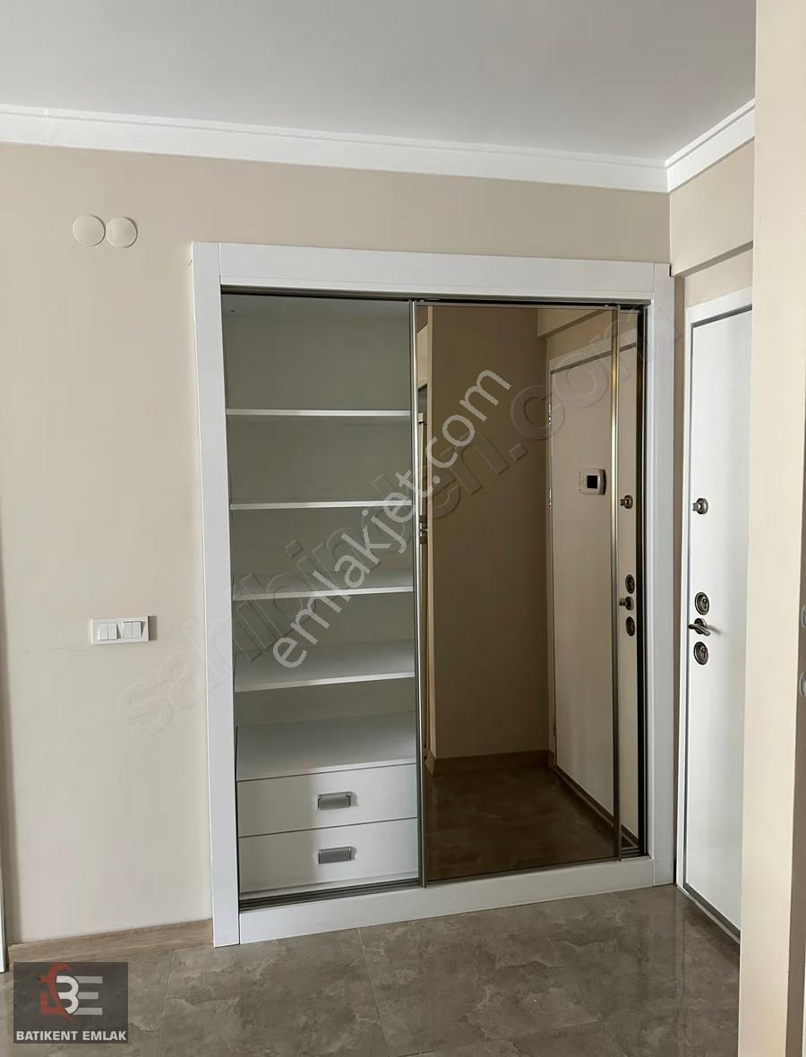 Batıkent Emlak'tan Canlı Güvenlik, Havuzlu 1+1 Ara Kat Kiralık - Görsel 3