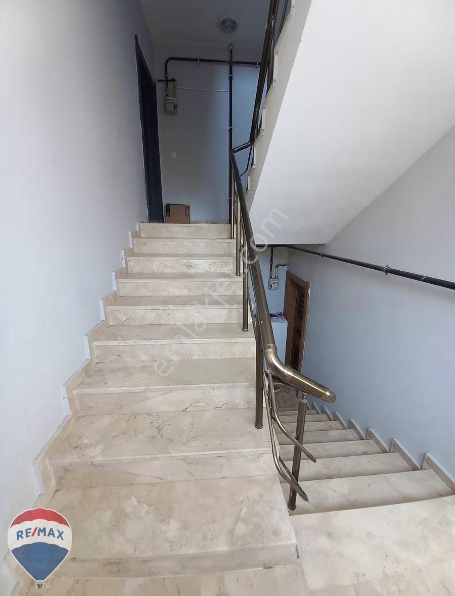 Remax Mavi-yazlık Birandyuvam Geniş Bahçeli İskanlı Arakat 2+1 - Görsel 15