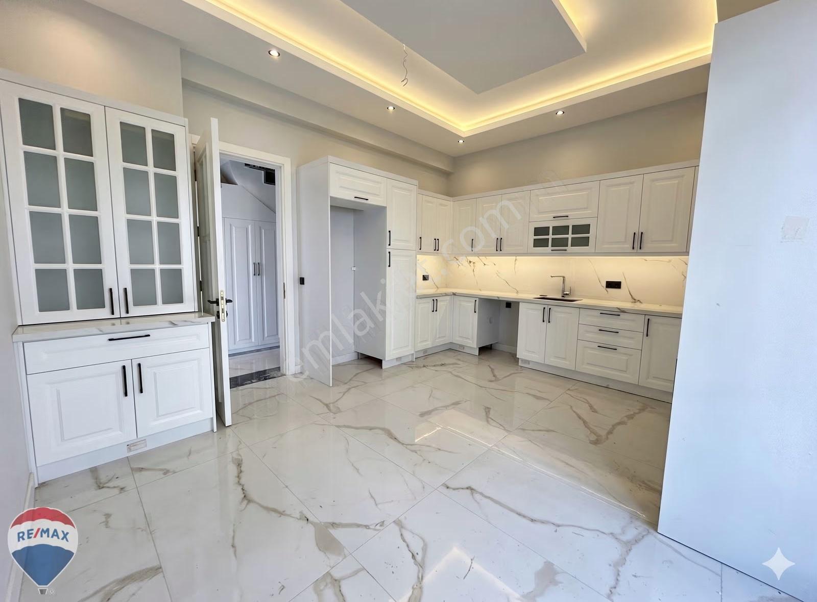 Remax Mavi'den Berke Premium Garden'da Havuzlu,5+1 Sıfır Villla - Görsel 8