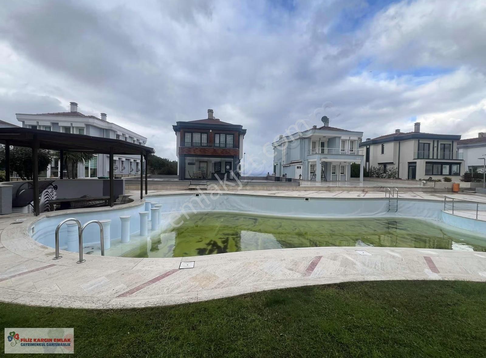 Şile Merkez Deniz Villaları Sitede 240m2 Satlık Tripleks Villa - Görsel 25