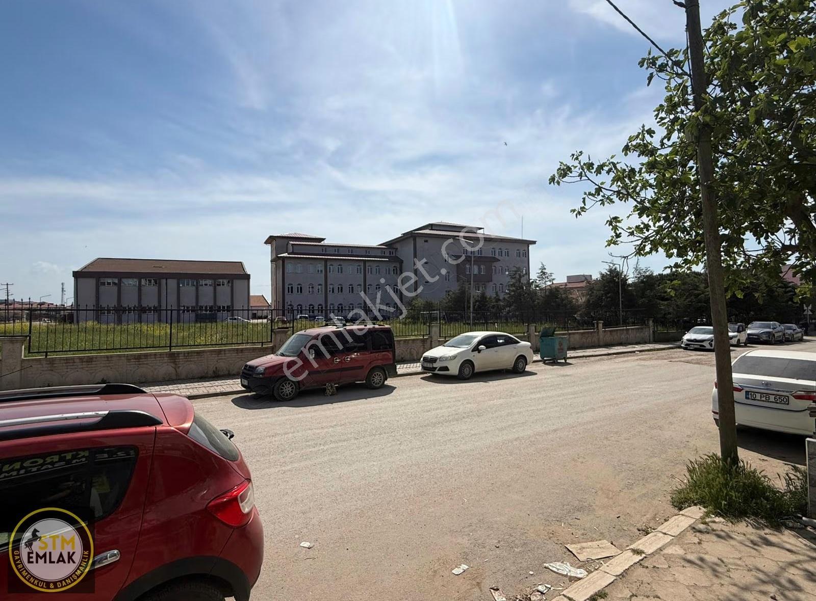 Stm'den 100. Yıl Mah.'de Meslek Lisesi Karşısınd Kiralık İşyeri - Görsel 4