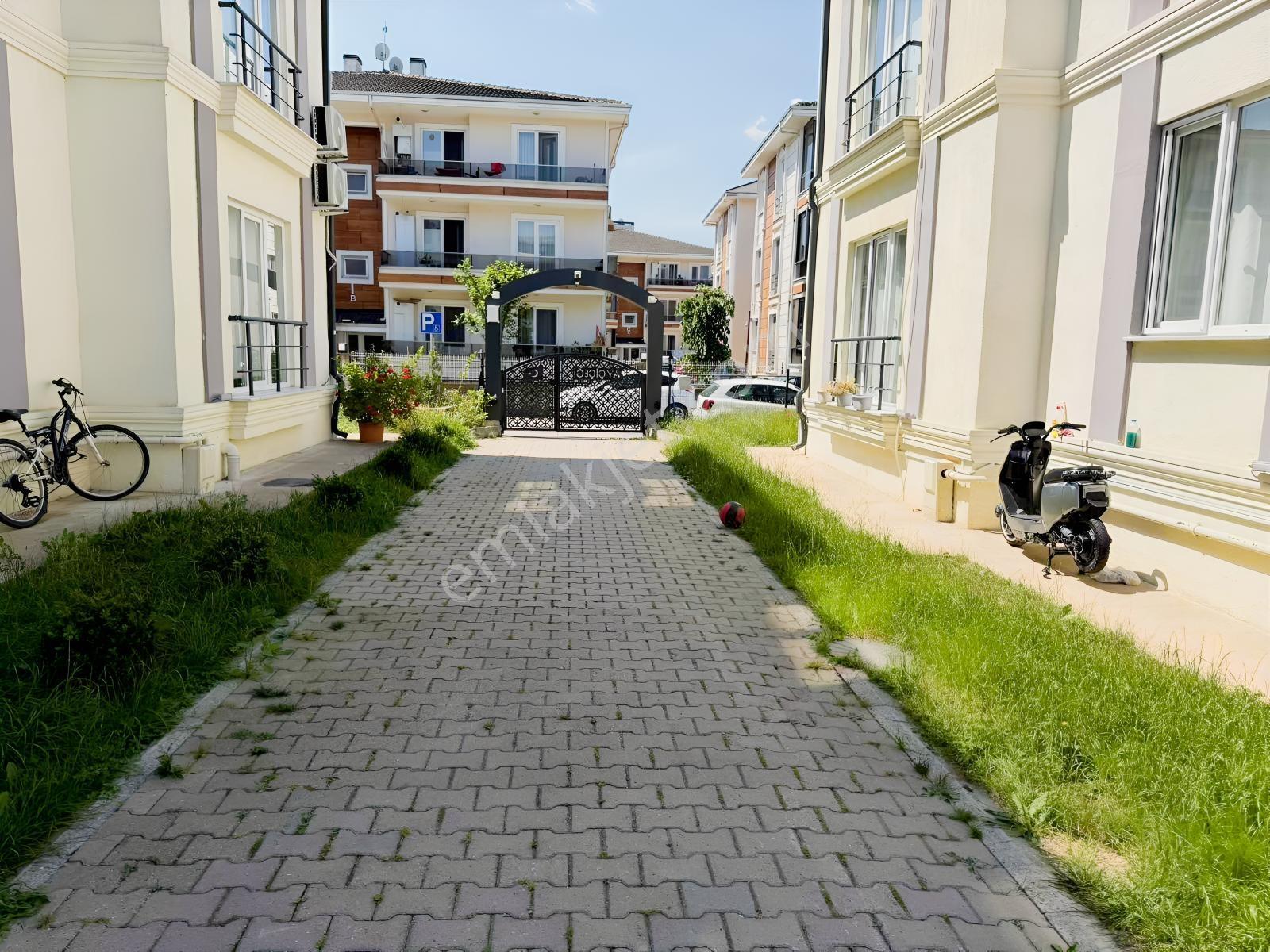 Kiralık Eşyasız 2+1 Daire Serdivan Yazlık Remax Ay - Görsel 6