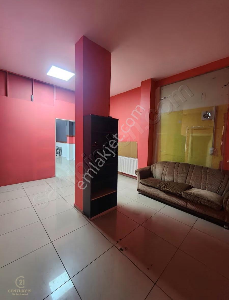 C21 Baldan Tekniklise Caddesinde Kiralık Dükkan - Görsel 17