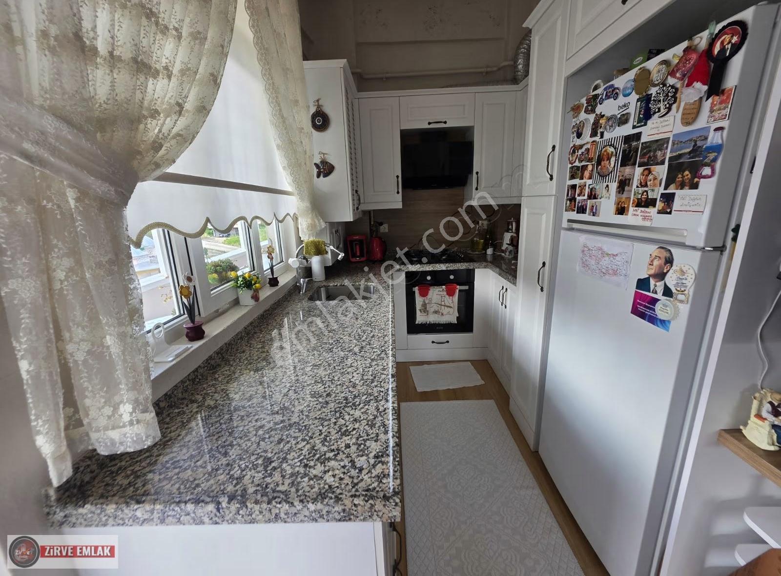 Selimiye Mahallesinde Mevlana Cami Yanı 200m² Satılık Beton Çatı - Görsel 27