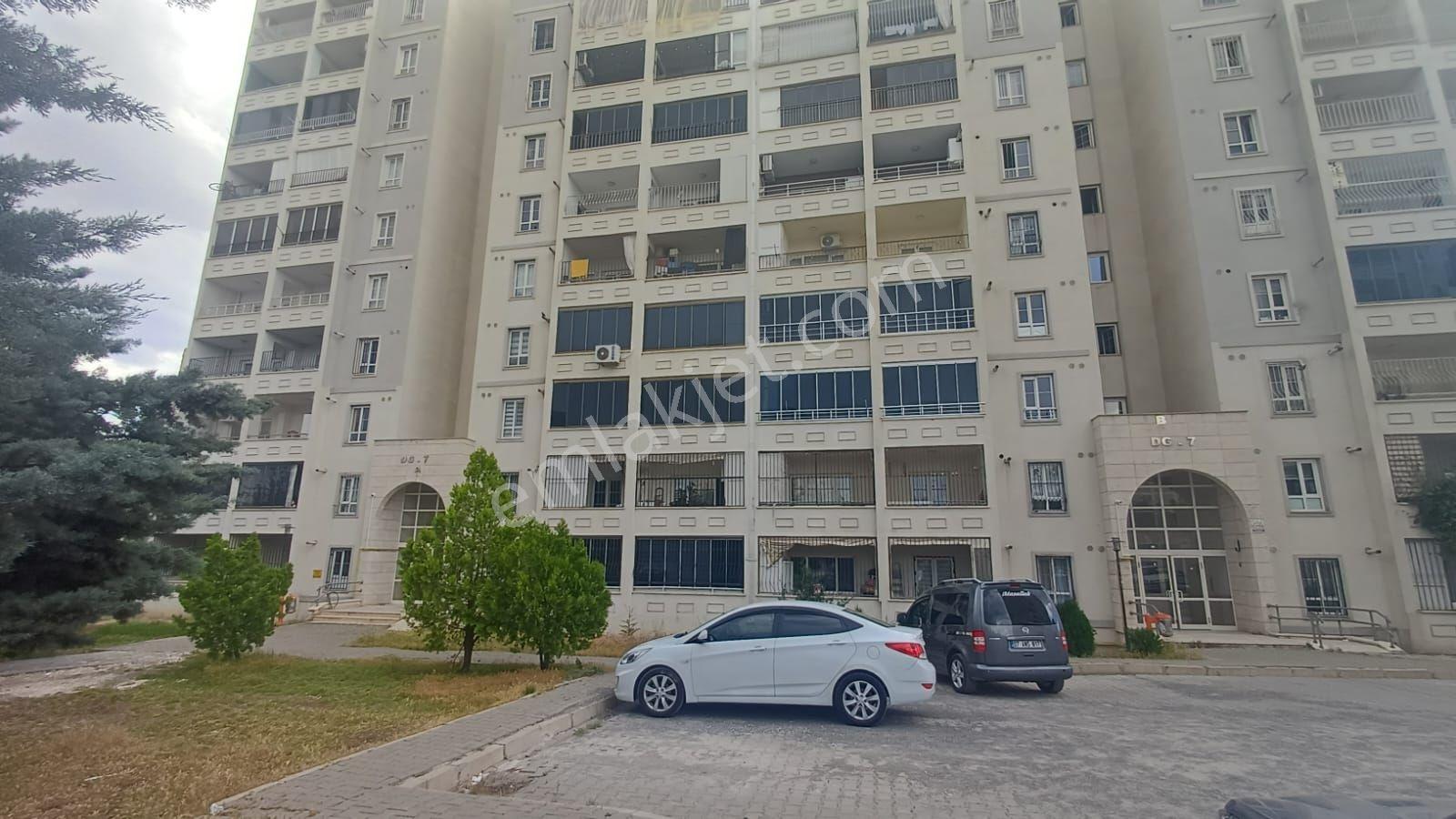 Güzel Emlak Tan 4 Odalı Toki Dairesi
